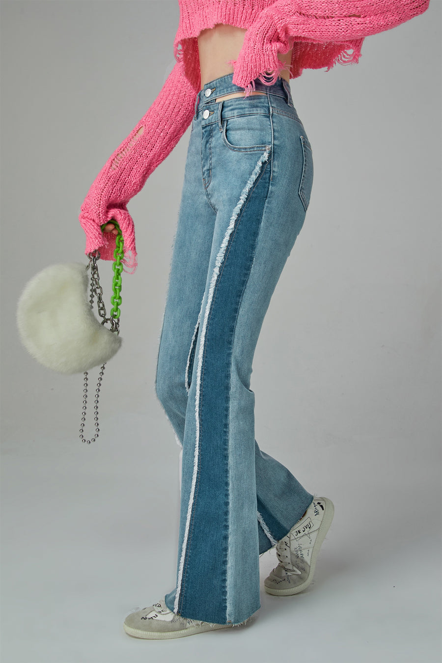 CHUU Two-Toned Cut Slit Bootcut Jeans