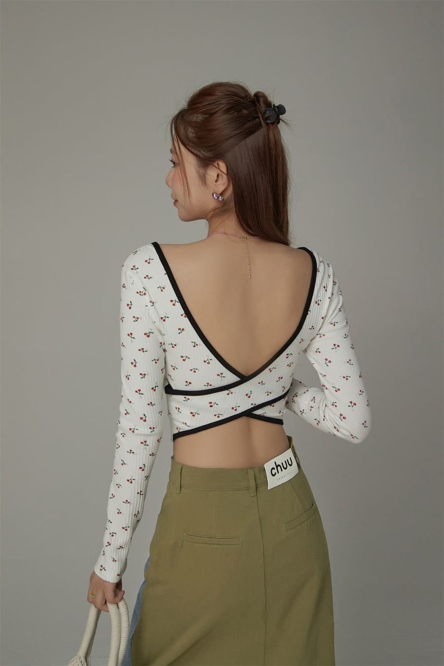CHUU U-Neck Cropped T-Shirt
