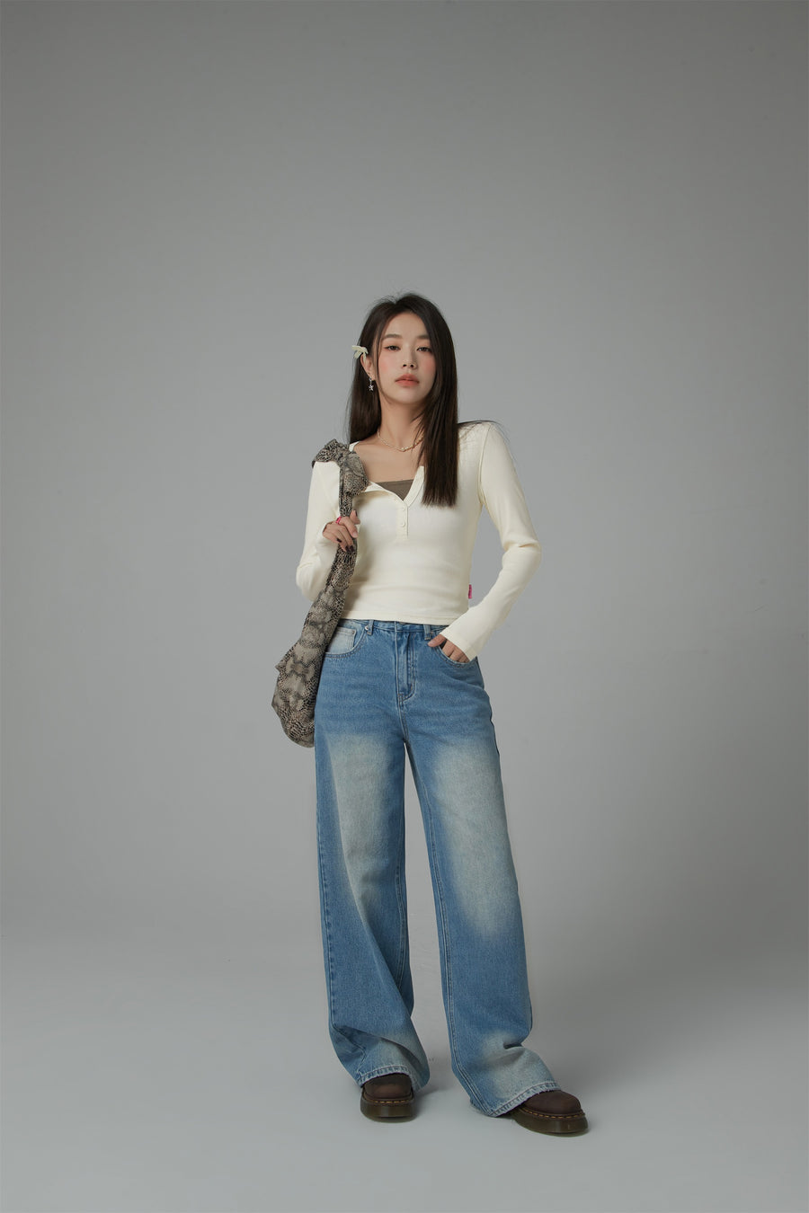 CHUU Chuu Babe Loose Fit Denim Jeans