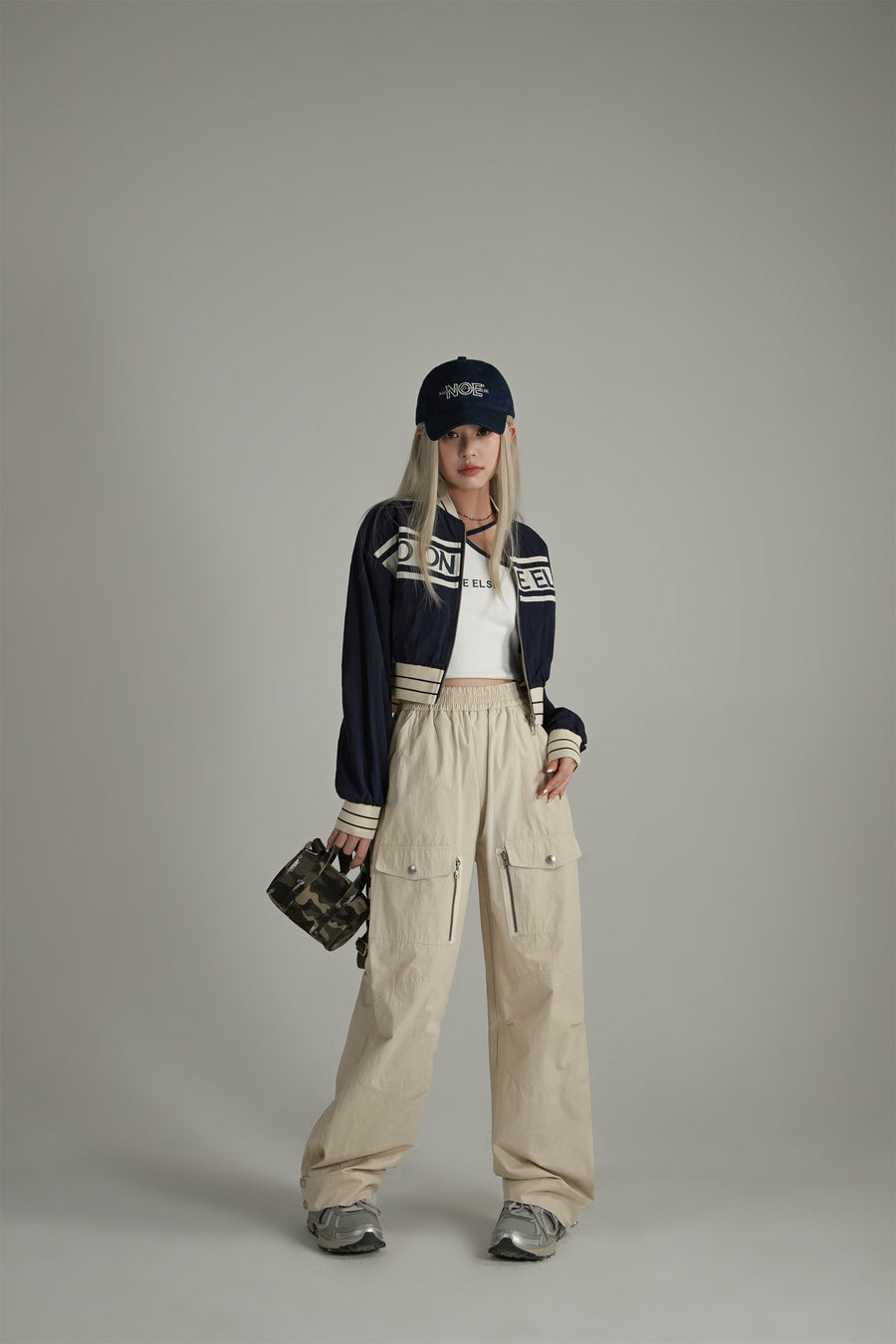 CHUU Noe Logo Color Matching Cropped Jacket