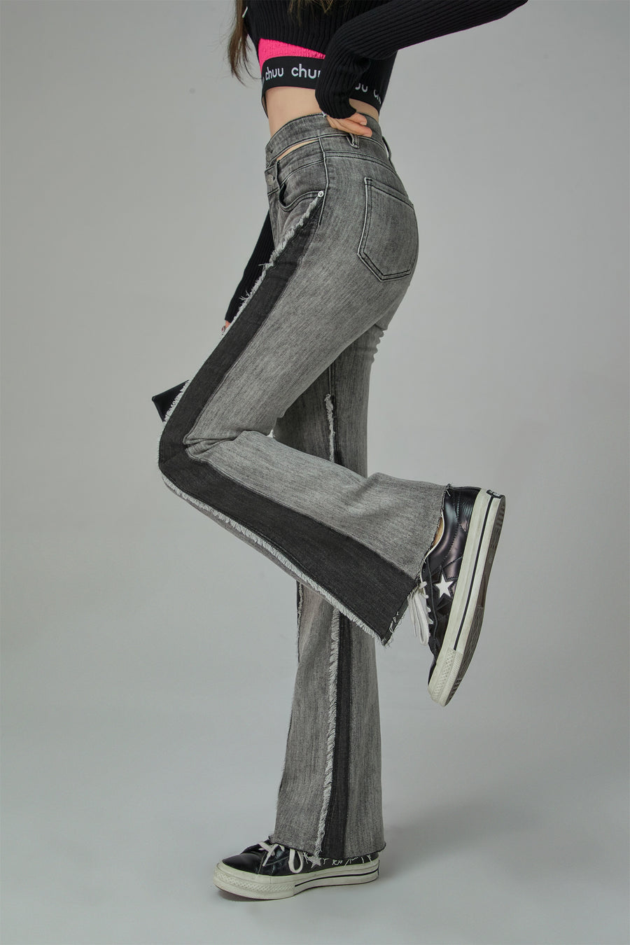CHUU Two-Toned Cut Slit Bootcut Jeans