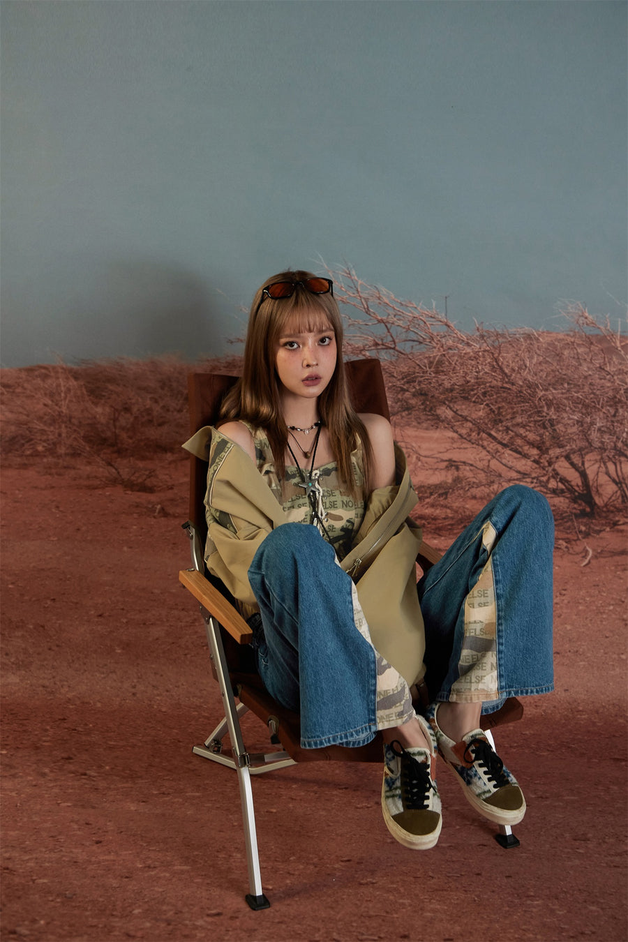 CHUU A Side Of Camouflage Bootcut Jeans