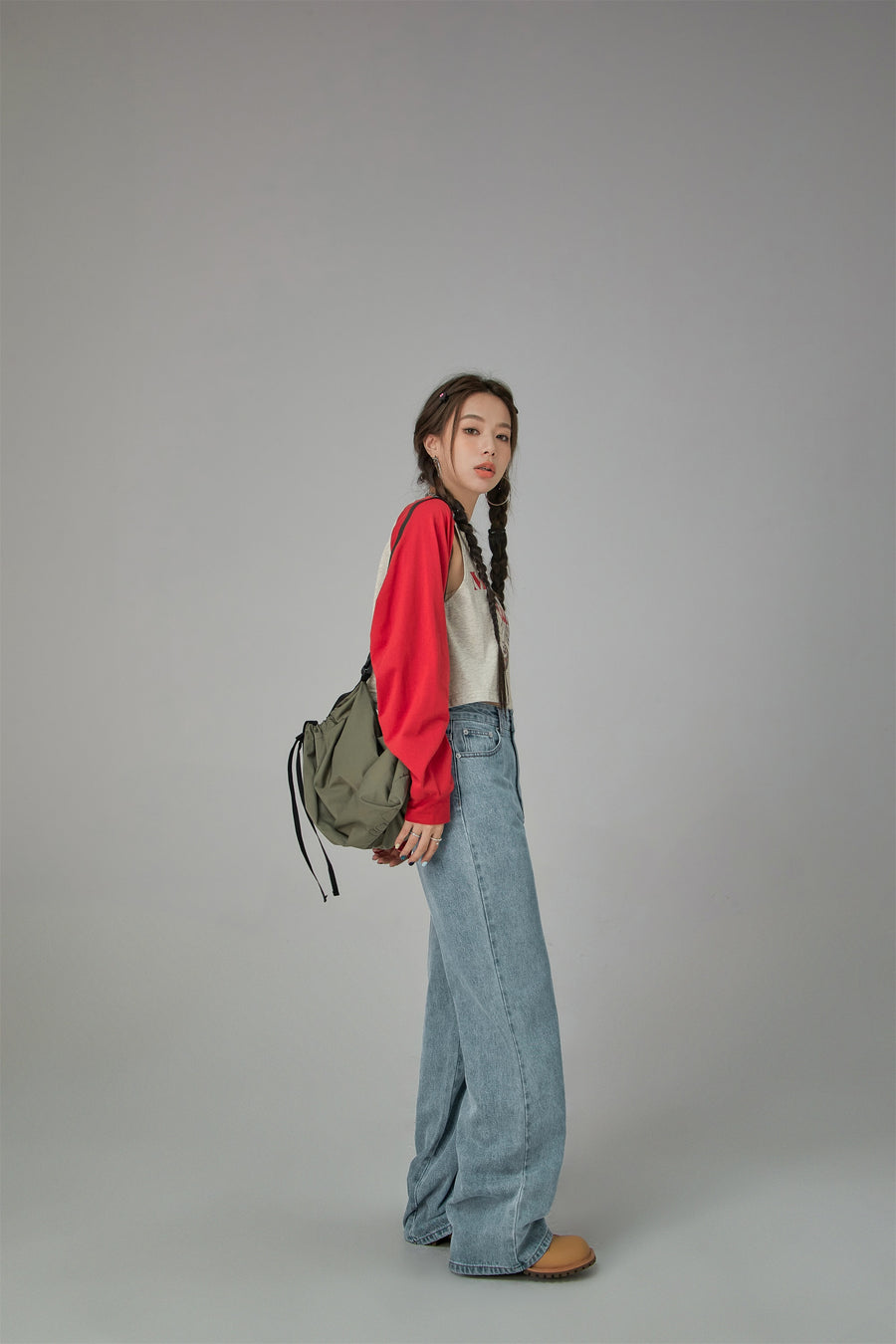 CHUU She Is Versatile Wide Pocket Jeans
