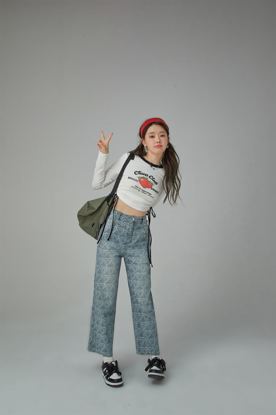 CHUU Growing Heart Straight Jeans