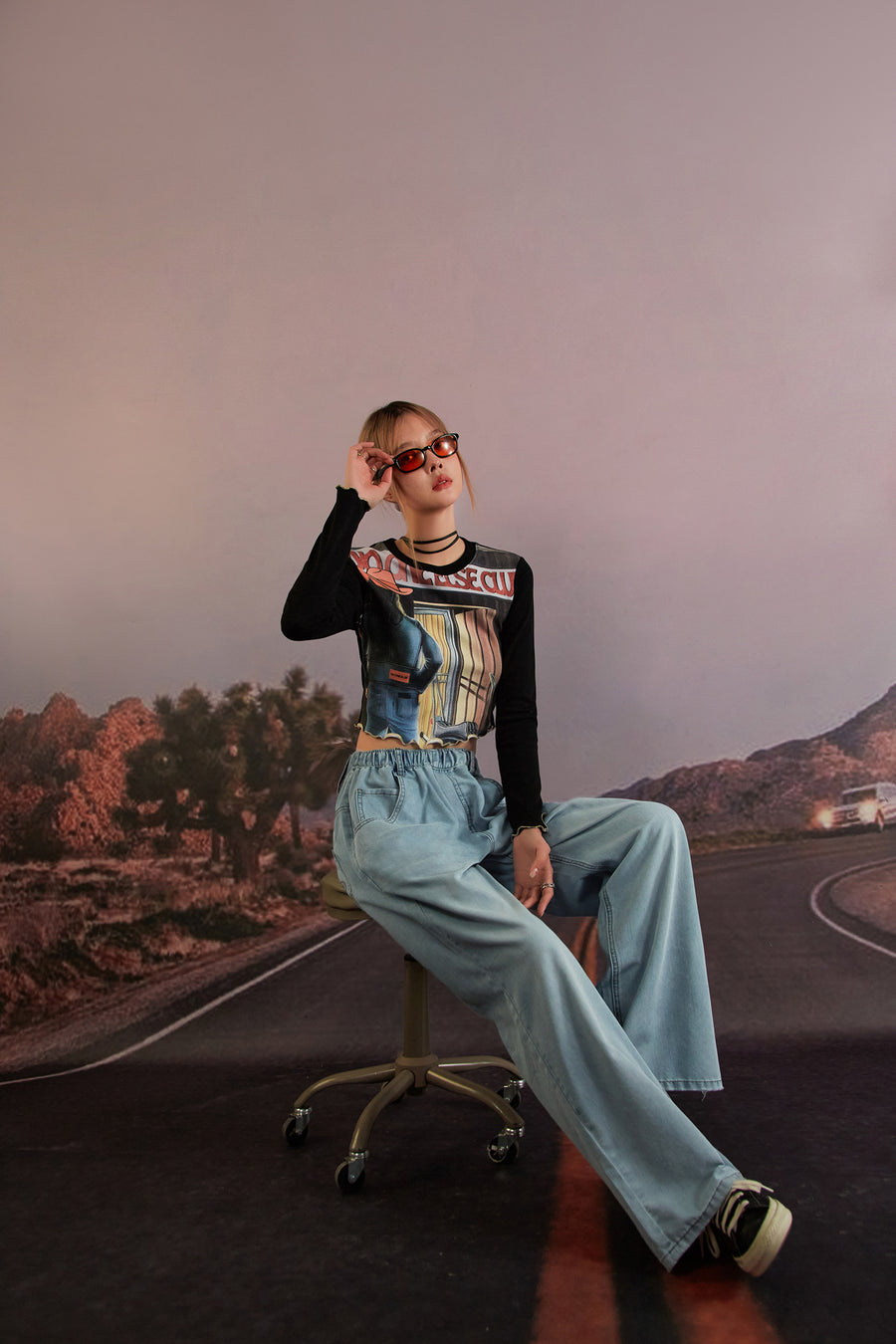 CHUU Light Wide-Legged Denim Jeans