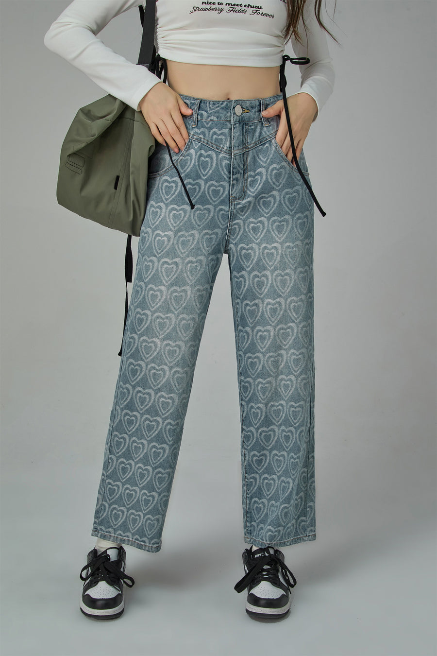 CHUU Growing Heart Straight Jeans