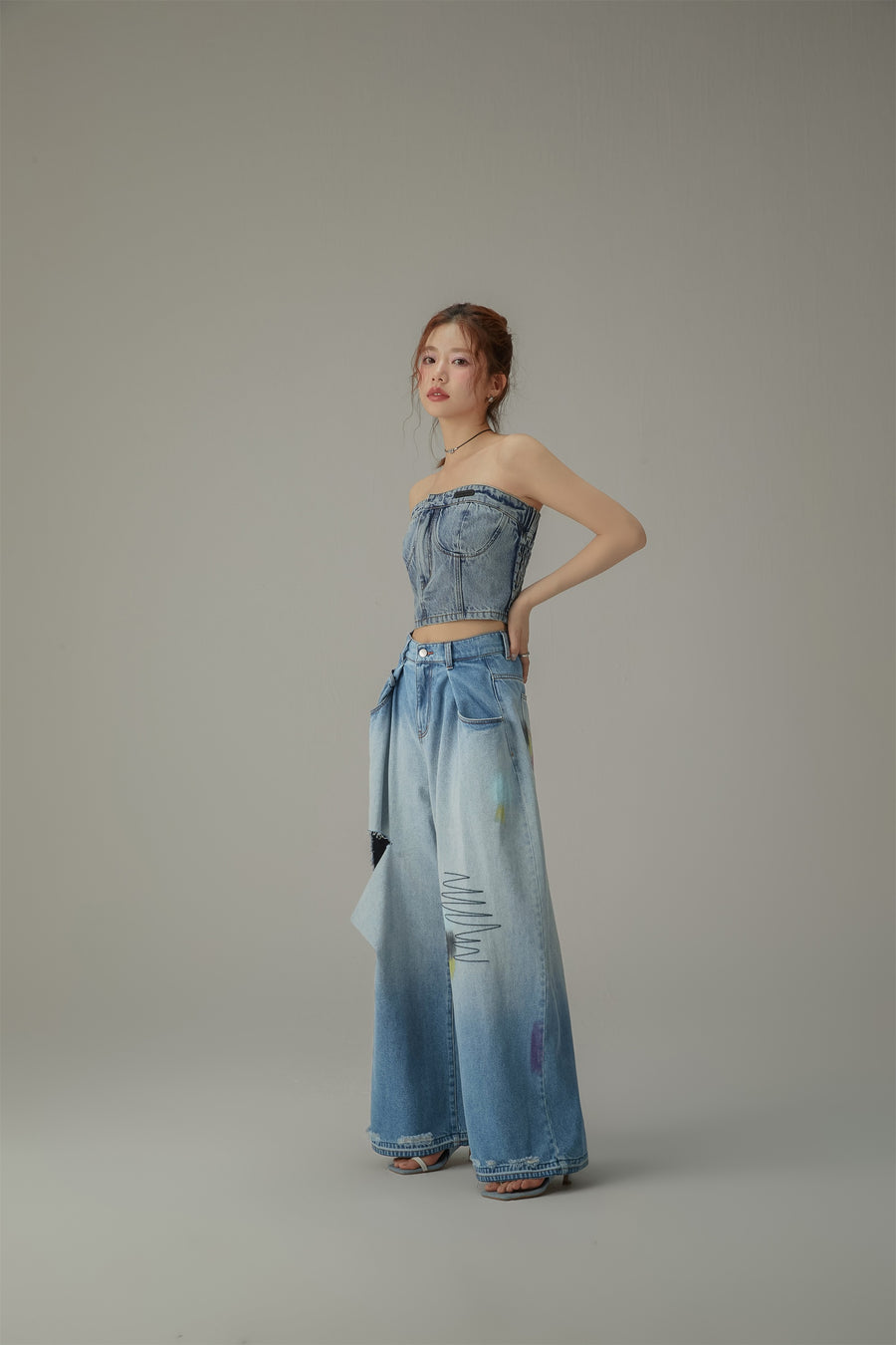 CHUU Distressed Wide Denim Jeans