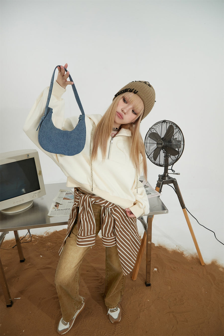 CHUU Straight Washed Jeans