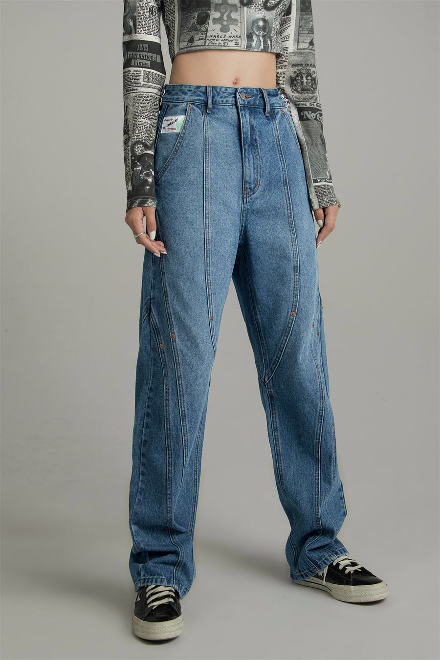 CHUU Wide Washed Jeans