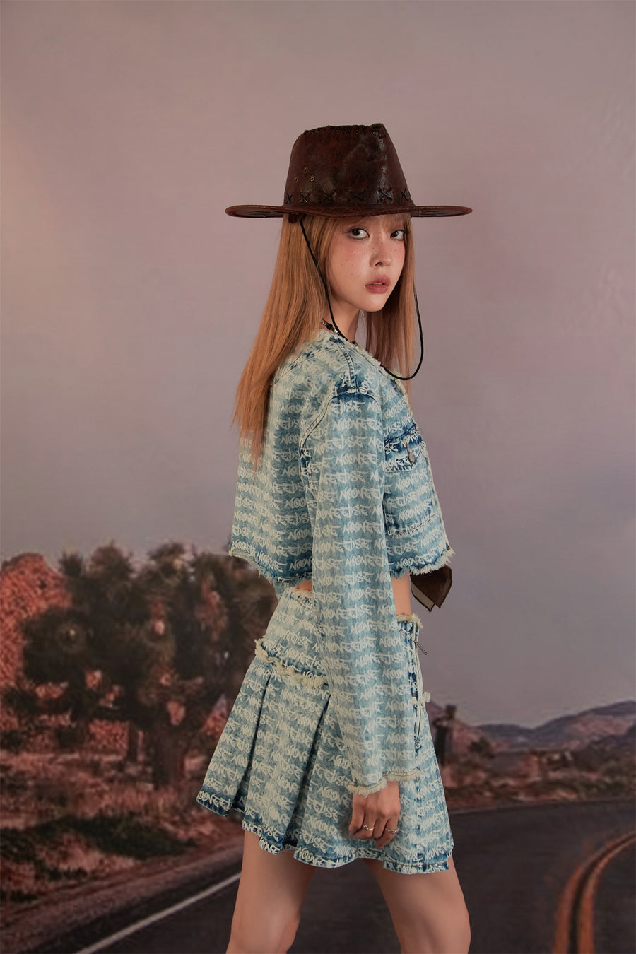 CHUU Loose-Fit Denim Cropped Jacket