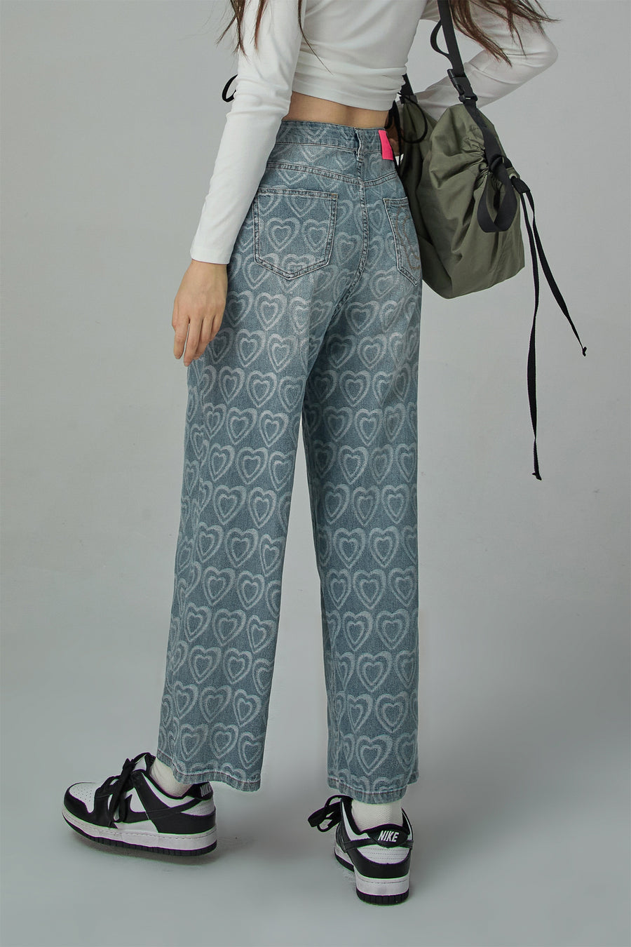 CHUU Growing Heart Straight Jeans