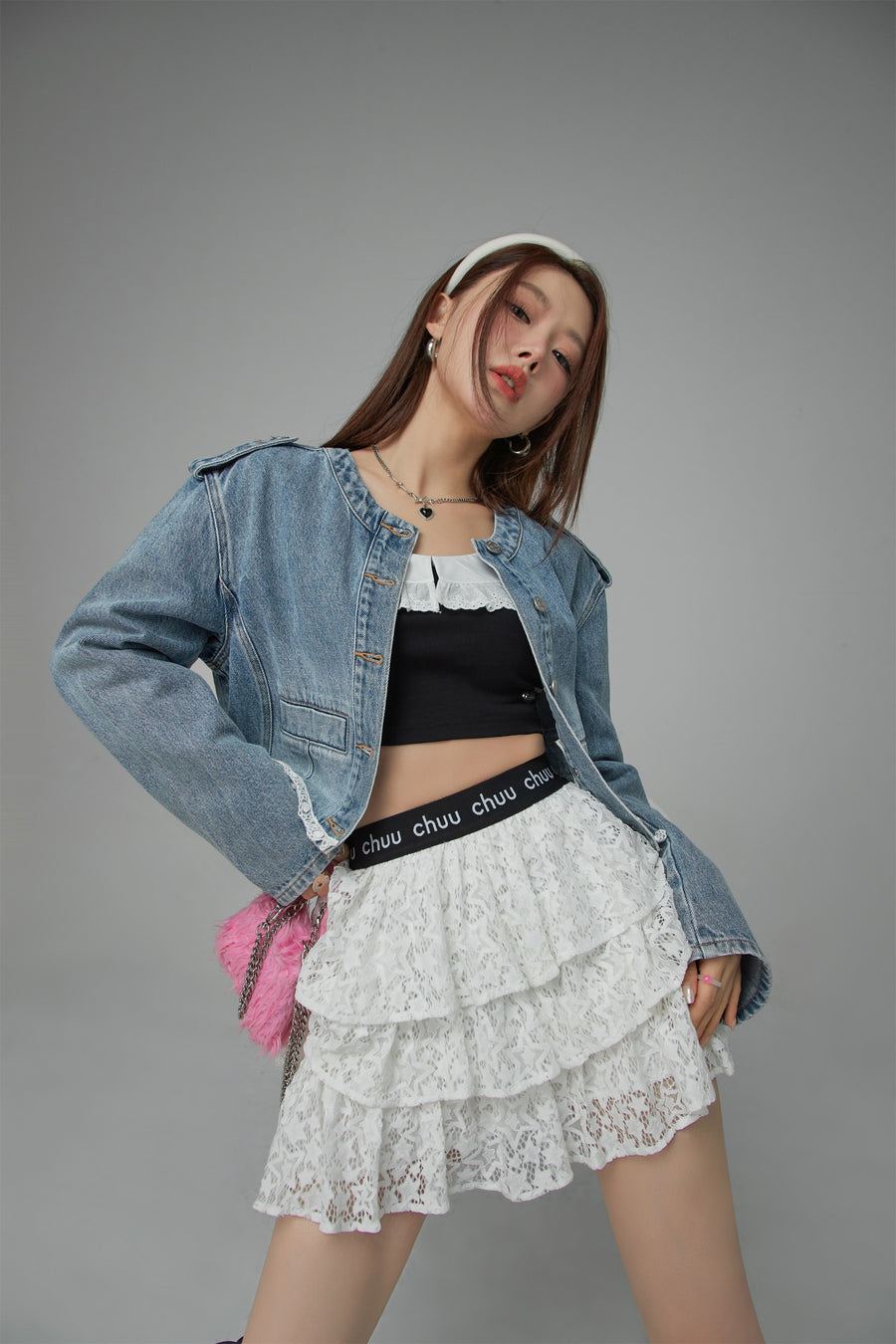CHUU Lace Detail Cropped Denim Jacket