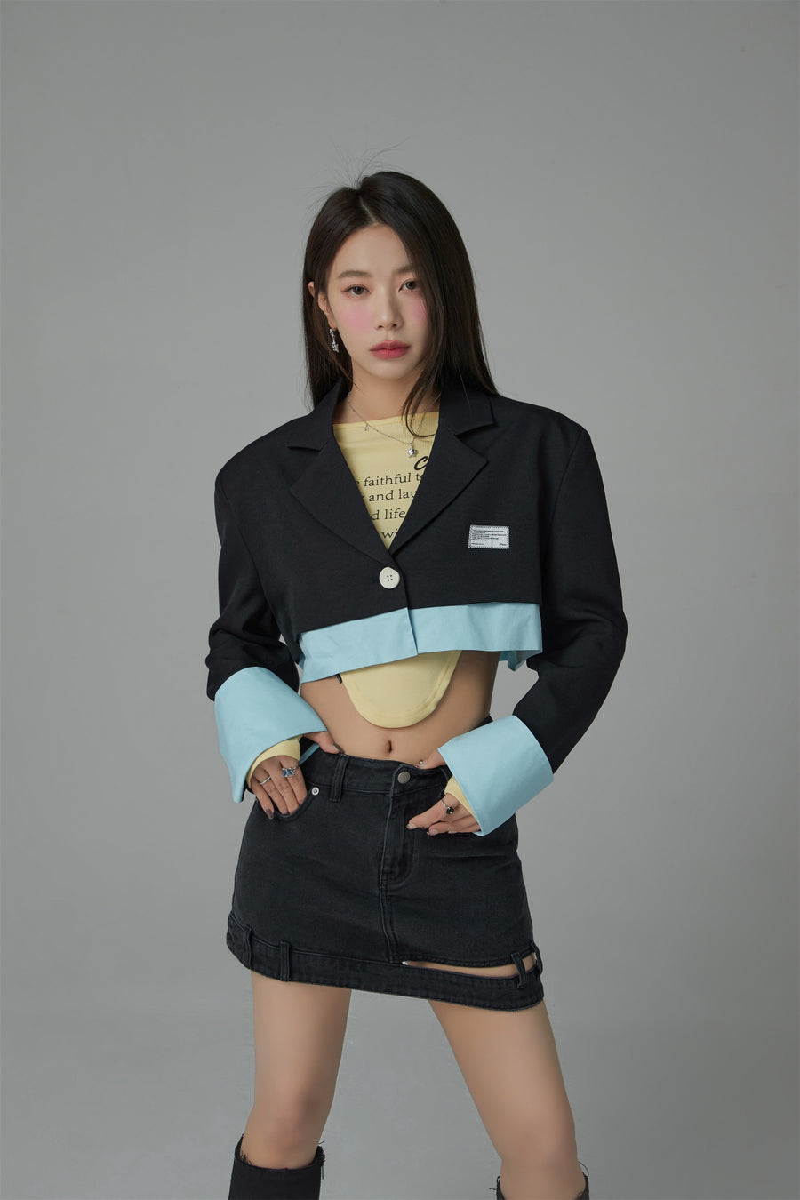 CHUU One Button Color Combination Cropped Jacket
