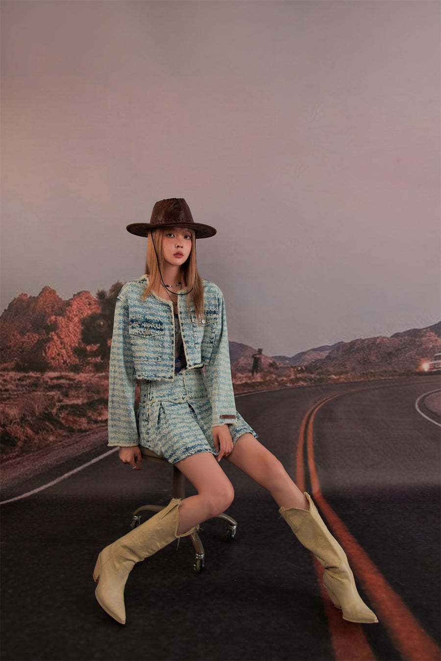 CHUU Loose-Fit Denim Cropped Jacket