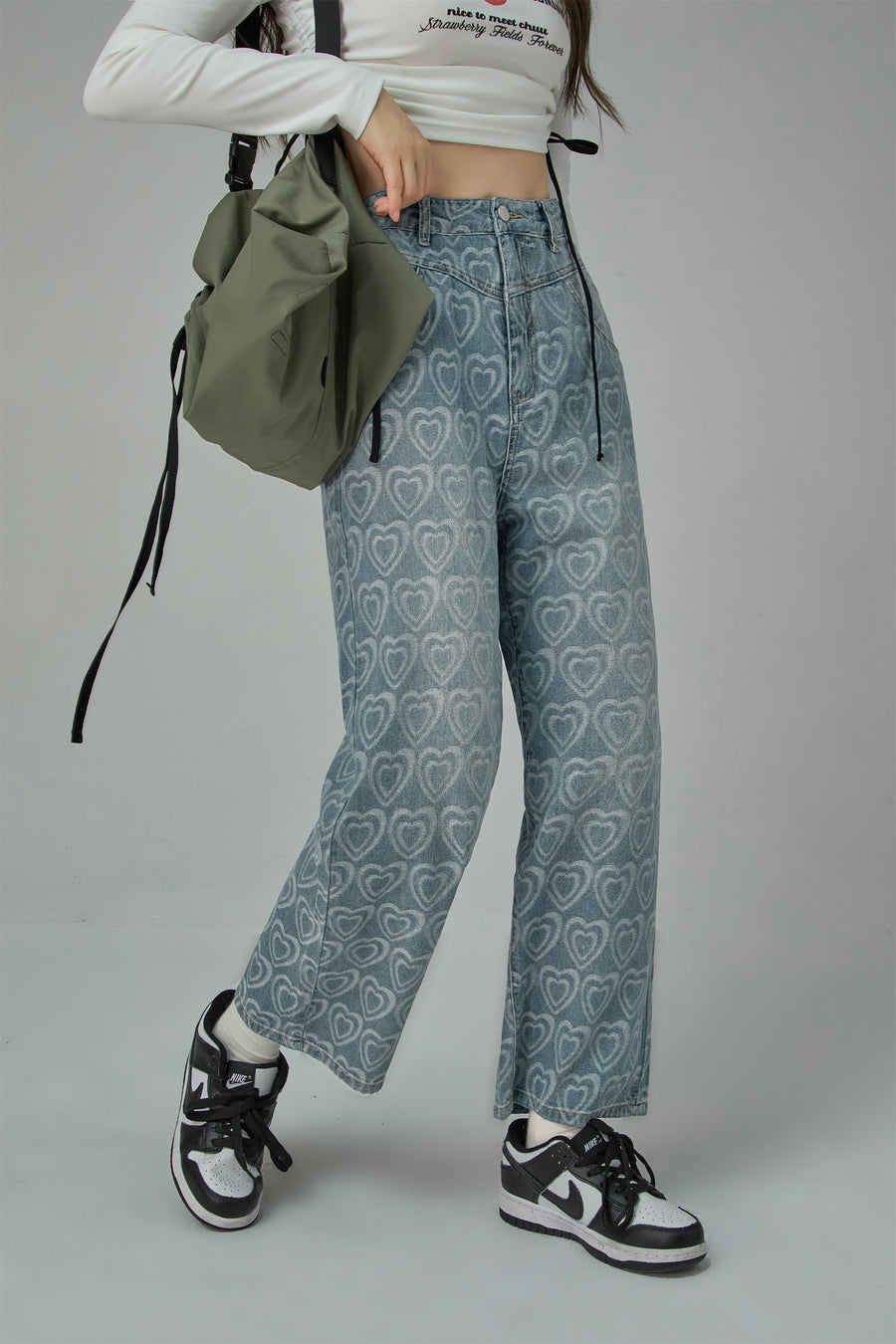 CHUU Growing Heart Straight Jeans