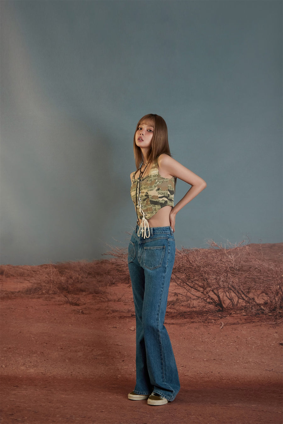 CHUU A Side Of Camouflage Bootcut Jeans