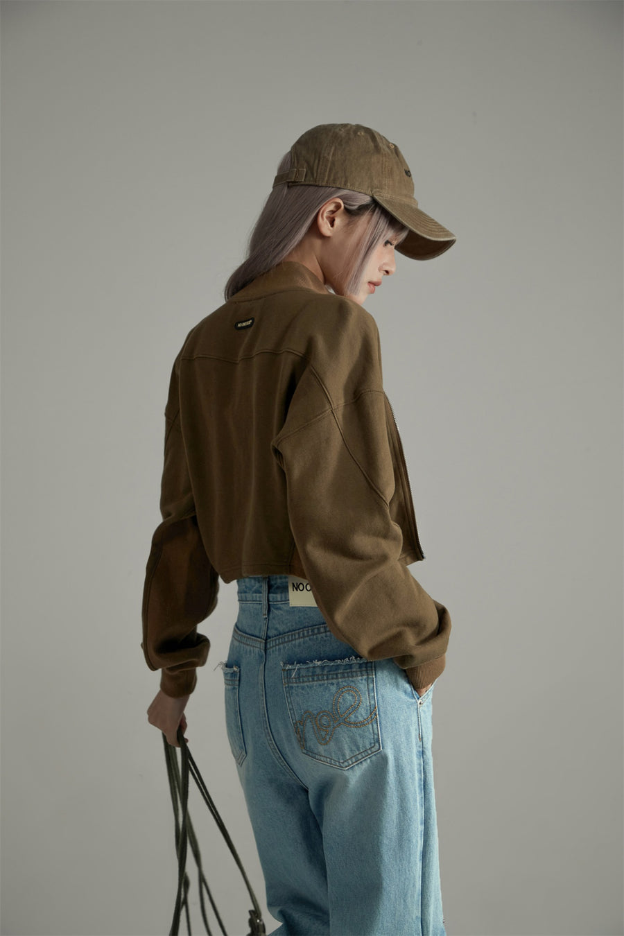 CHUU Star Embroidered Cropped Jacket