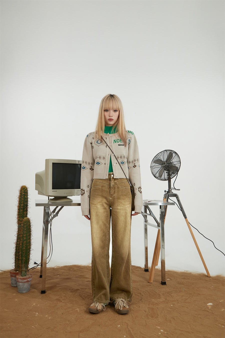 CHUU Straight Washed Jeans