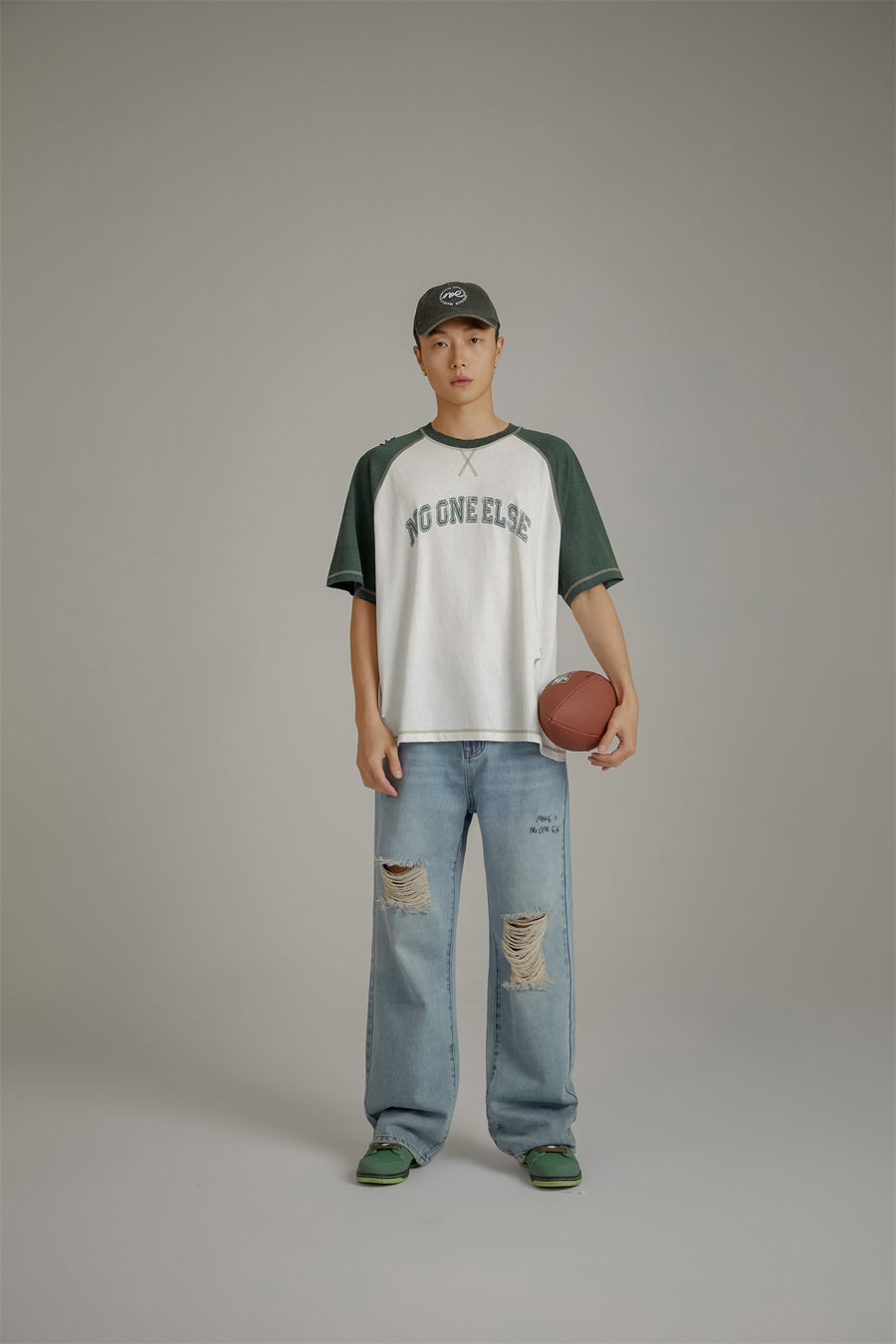 CHUU Distressed Ripped Wide Denim Jeans