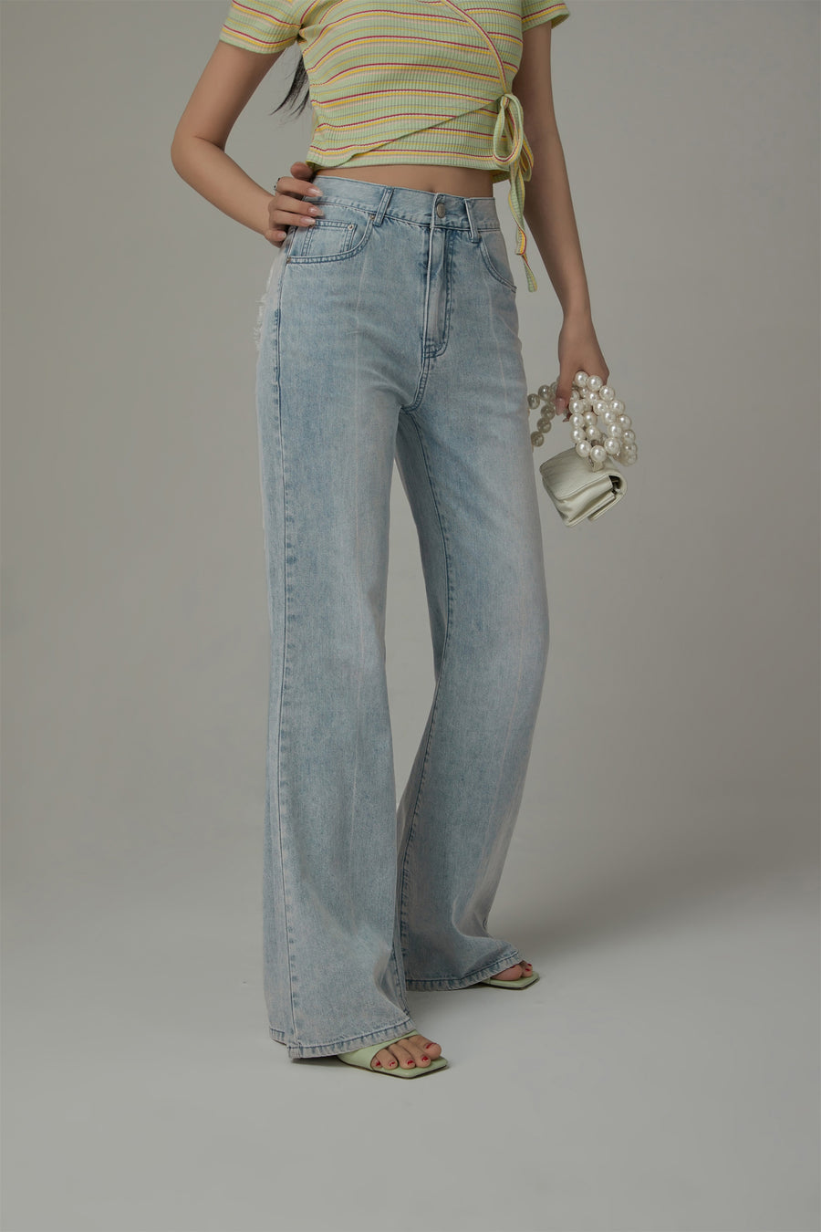 CHUU Heart Bootcut Light Wash Denim Jeans