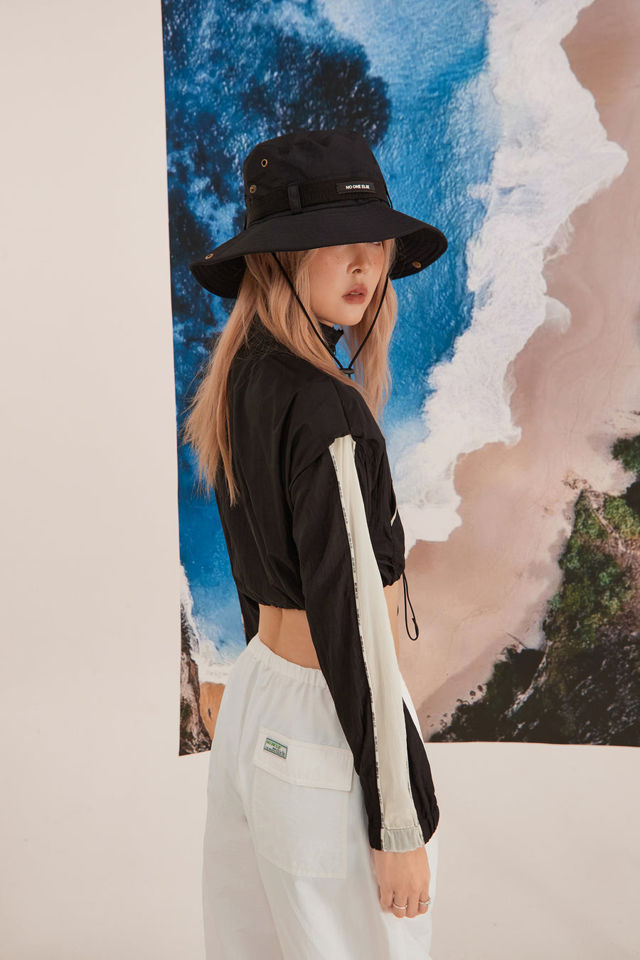 CHUU Cropped Track Jacket