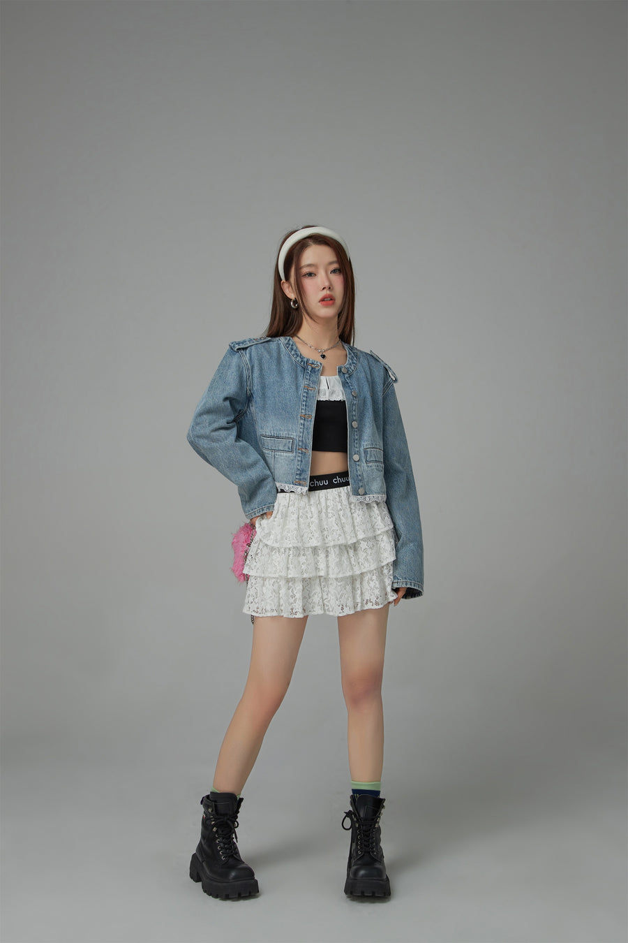 CHUU Lace Detail Cropped Denim Jacket