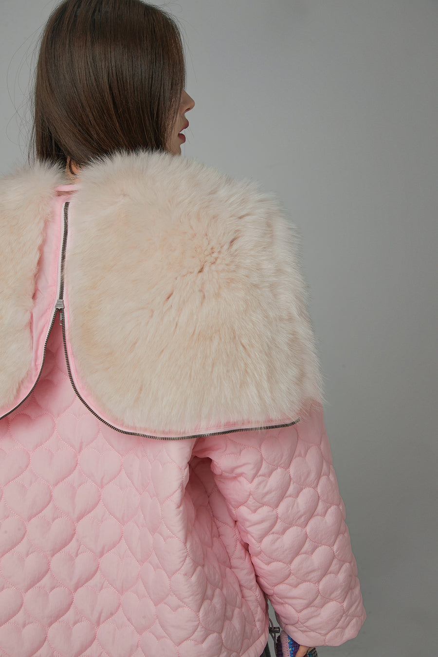 CHUU Fur Hoodie Heart Quilted Jacket