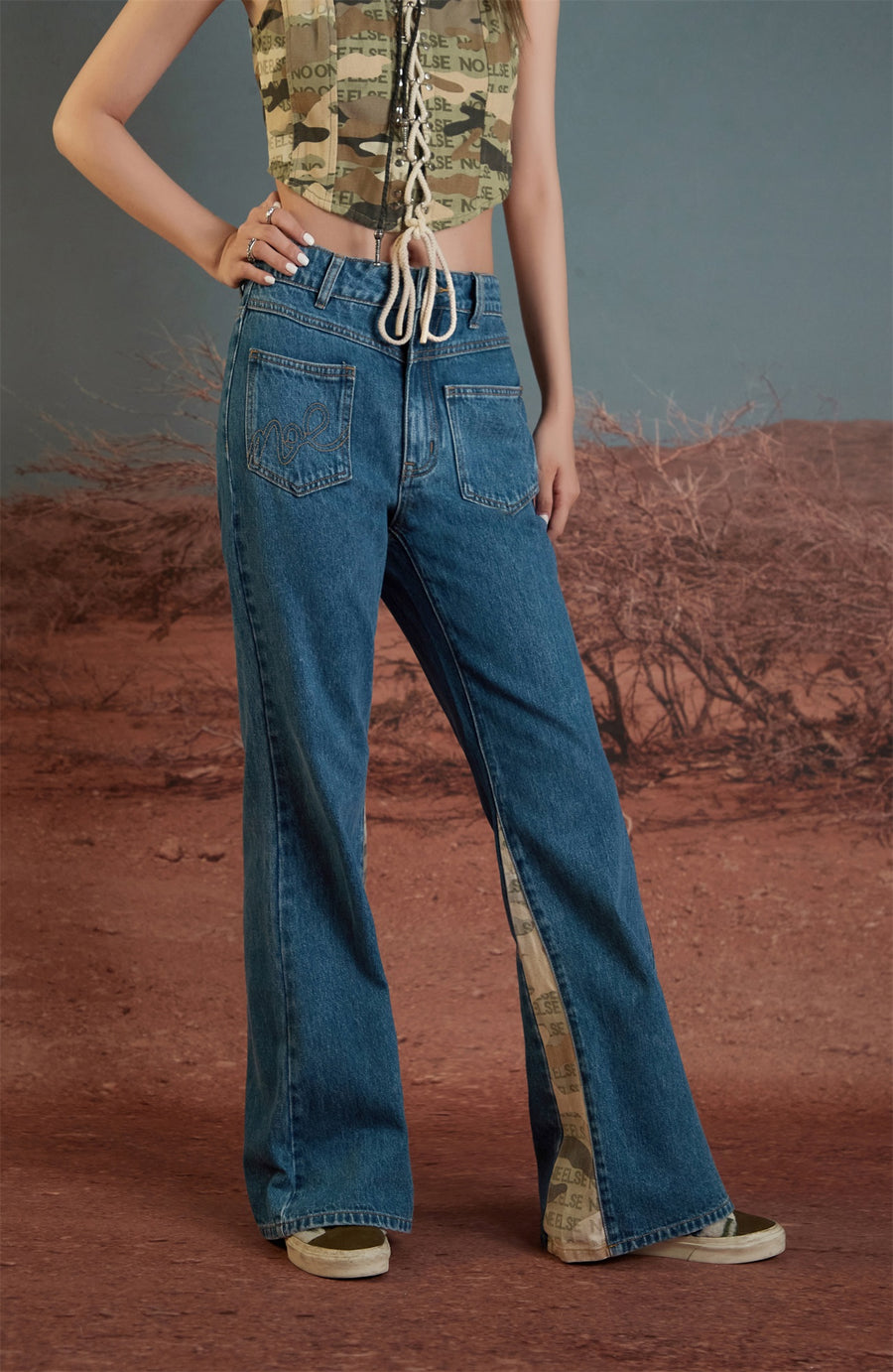 CHUU A Side Of Camouflage Bootcut Jeans