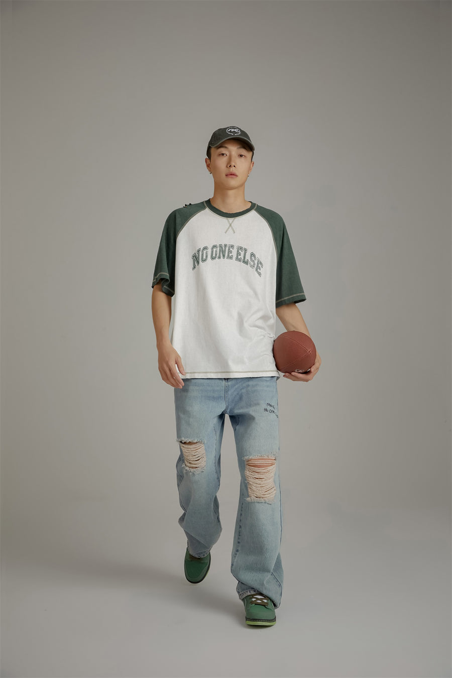 CHUU Distressed Ripped Wide Denim Jeans