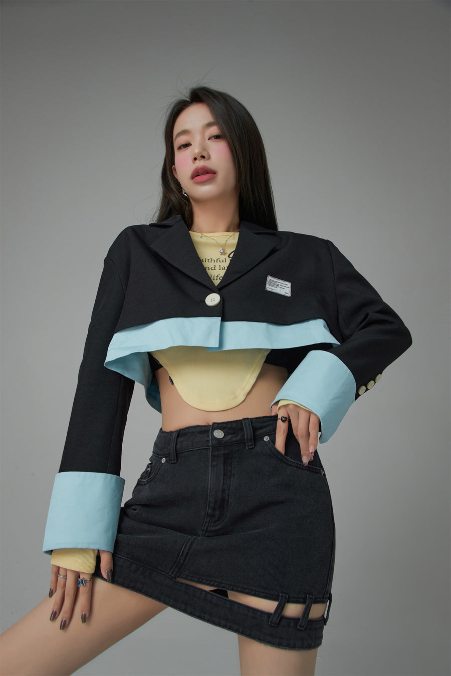 CHUU One Button Color Combination Cropped Jacket
