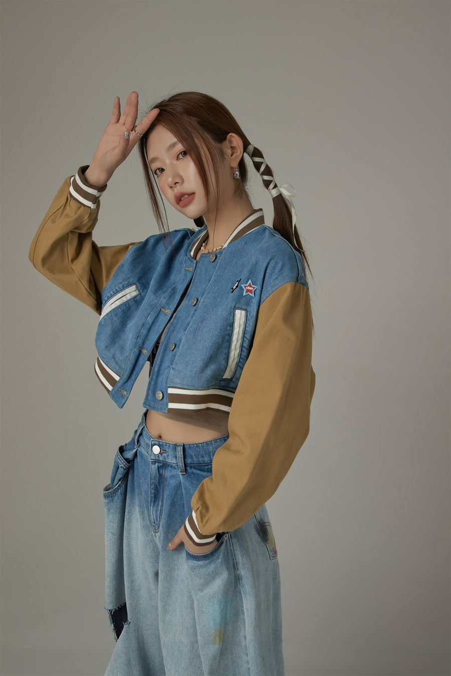 CHUU Color Matching Varsity Cropped Jacket