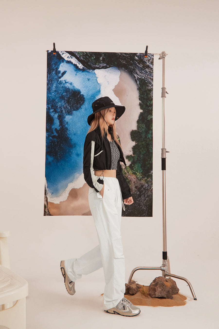 CHUU Cropped Track Jacket