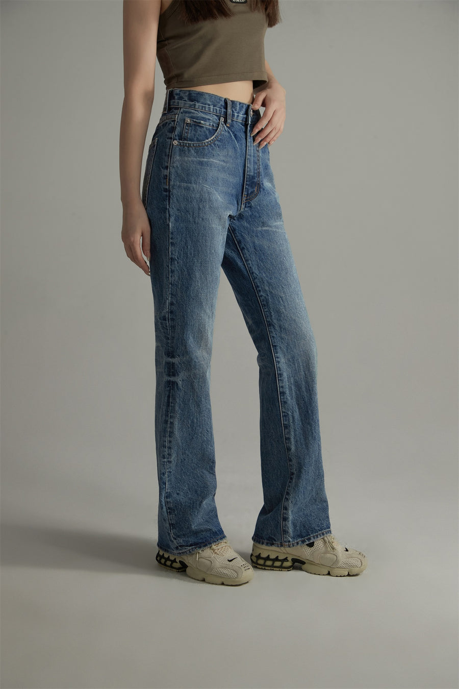 CHUU High-Waisted Washed Straight Jeans