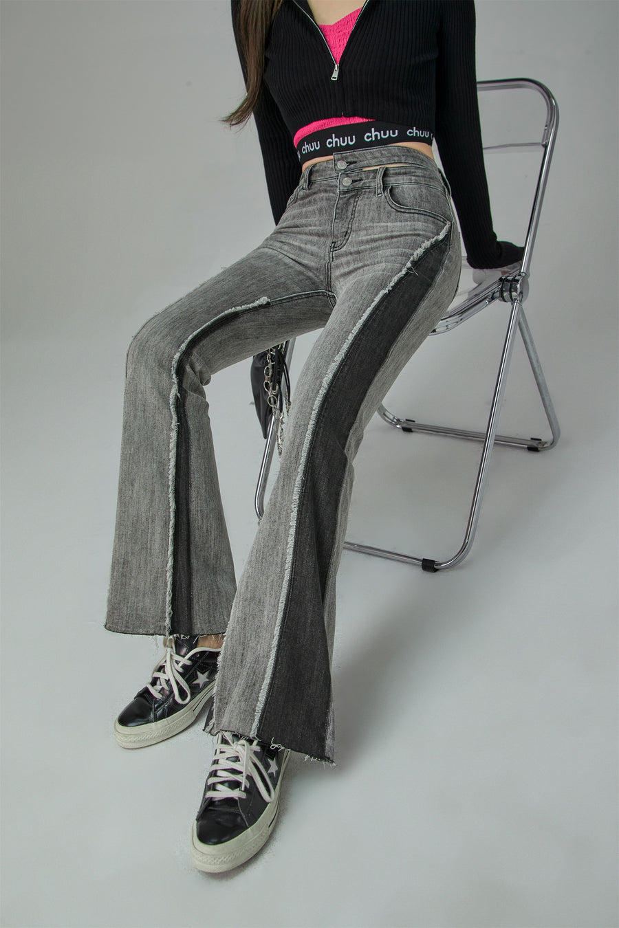 CHUU Two-Toned Cut Slit Bootcut Jeans