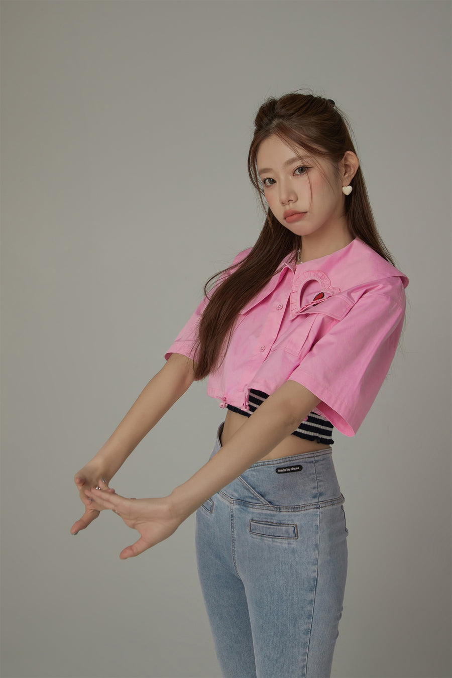 CHUU Doll Collar Cropped Shirt Jacket