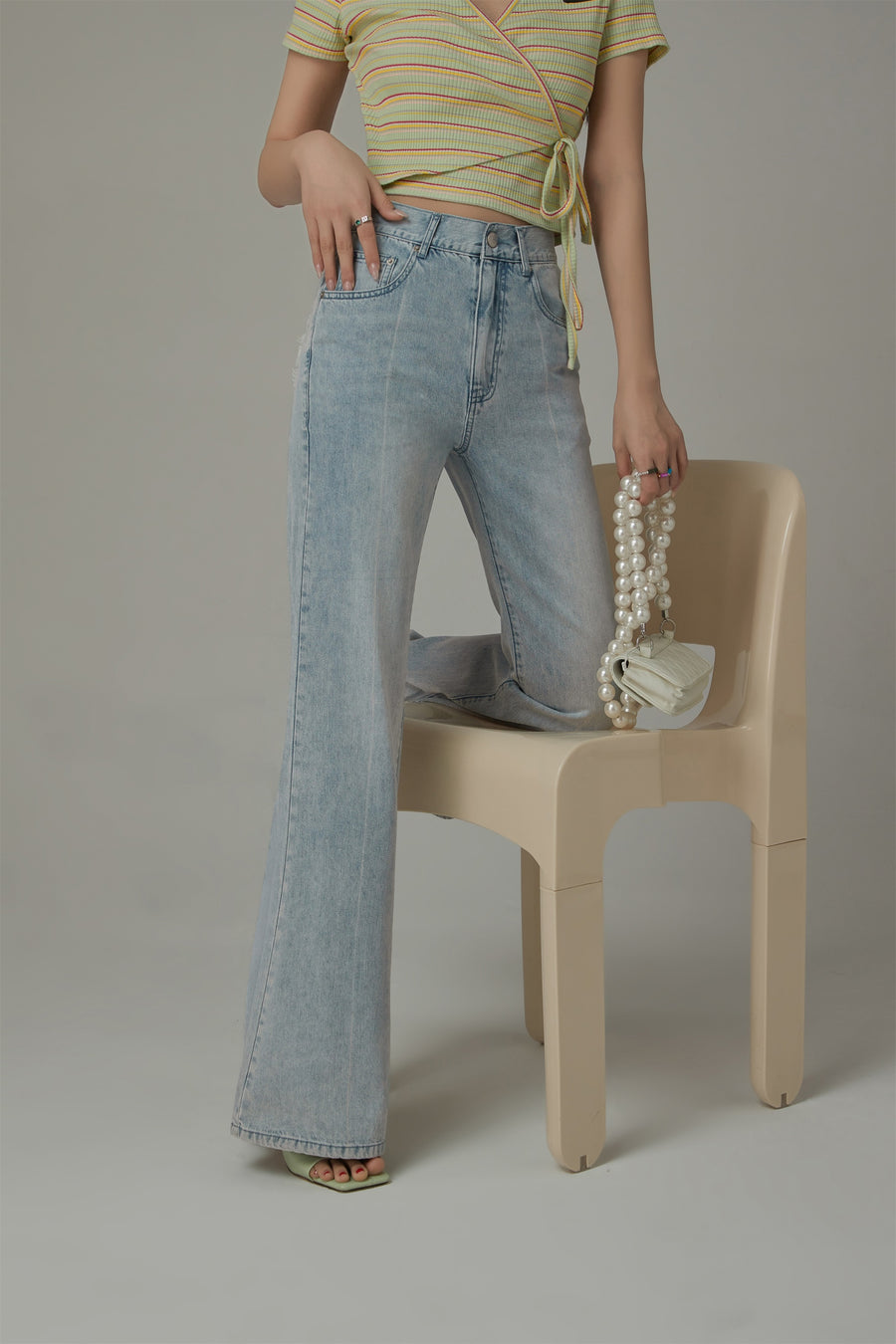 CHUU Heart Bootcut Light Wash Denim Jeans
