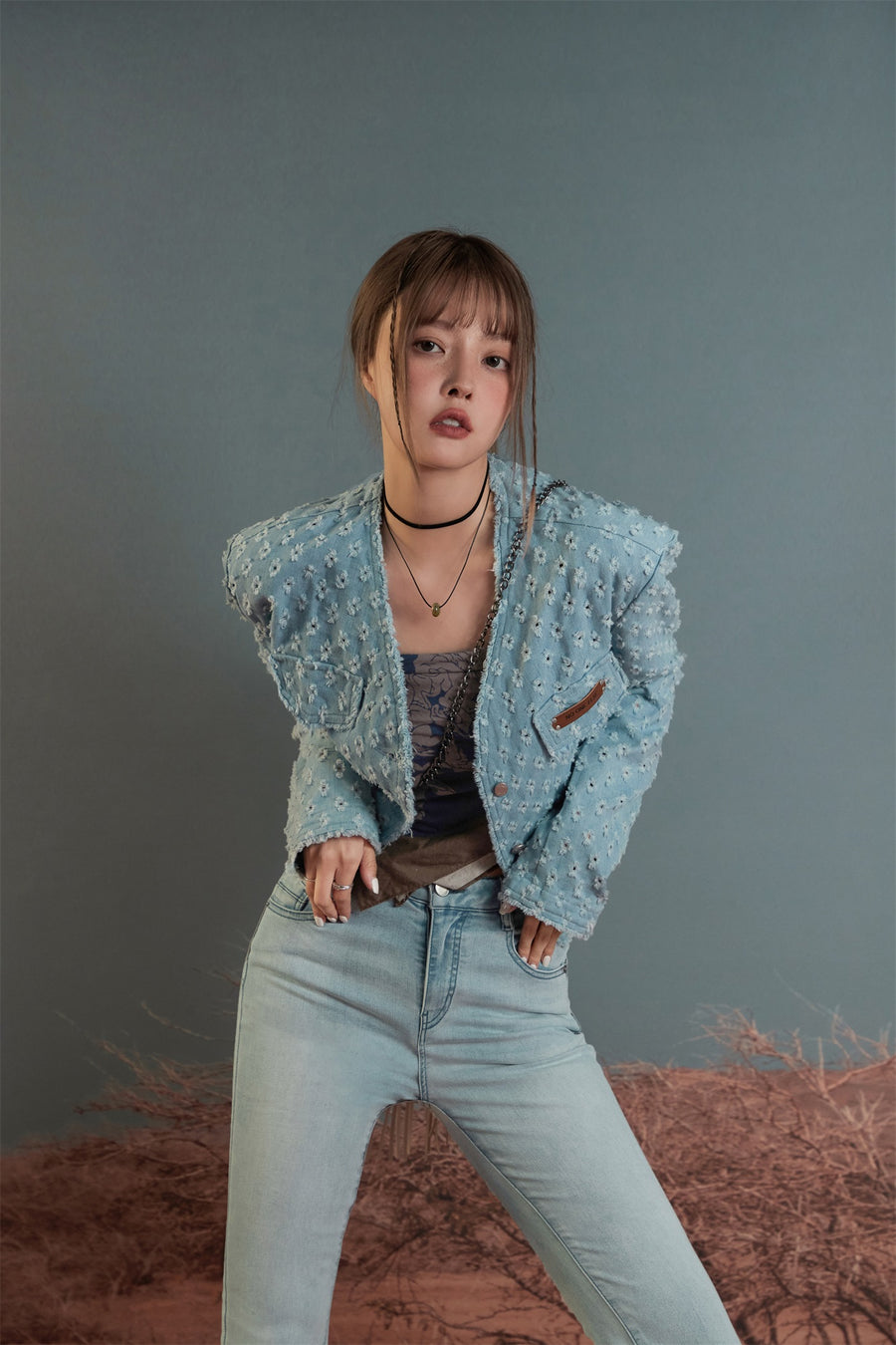 CHUU Broderie V- Neck Denim Jacket