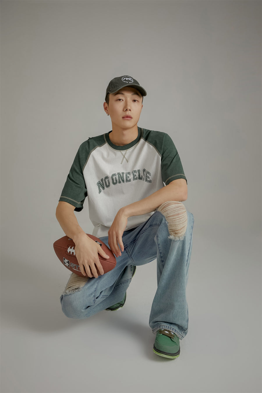 CHUU Distressed Ripped Wide Denim Jeans