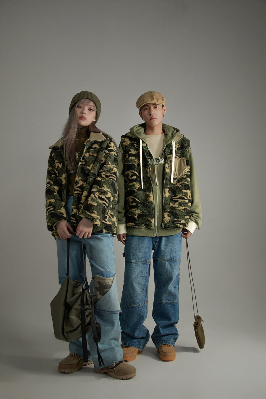 CHUU Camouflage Fleece Zip-Up Vest Jacket