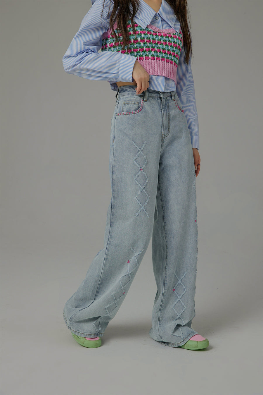 CHUU Receiving Attention Argyle Wide Denim Jeans