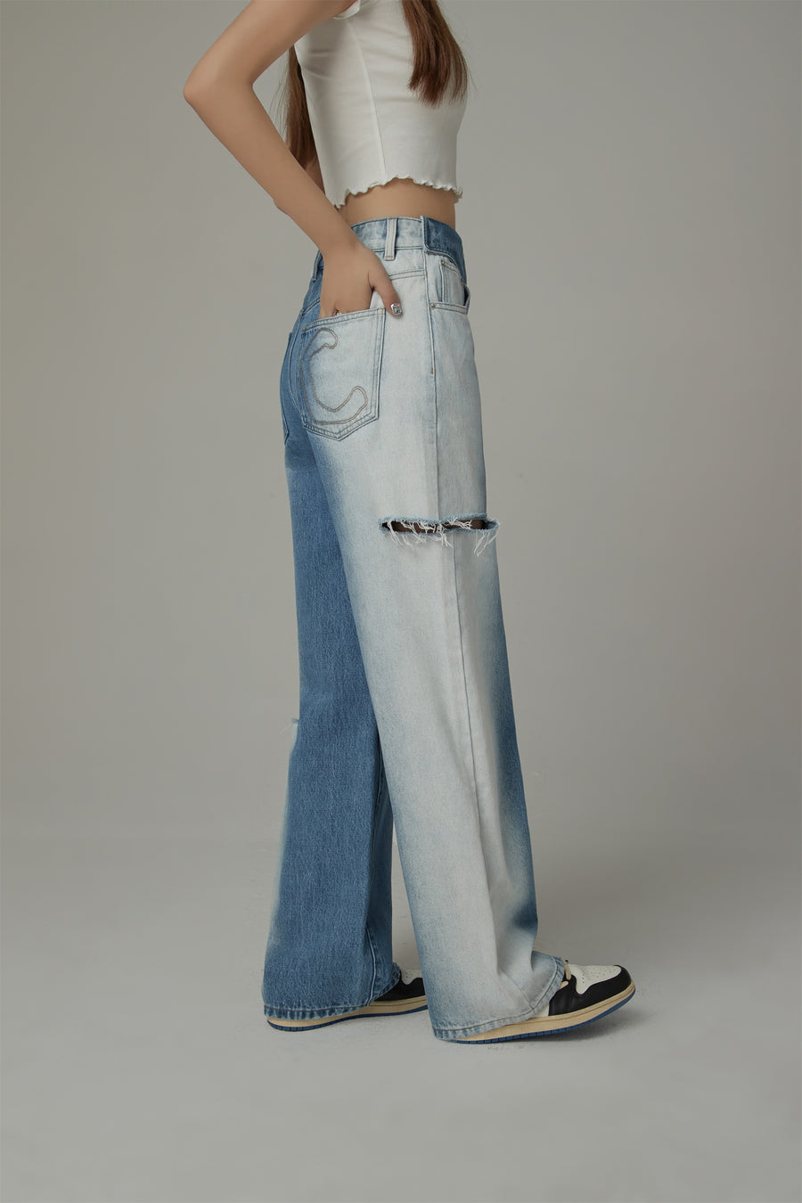 CHUU Faded Washed Distressed Denim Jeans