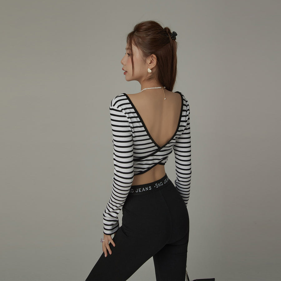 CHUU U-Neck Cropped T-Shirt
