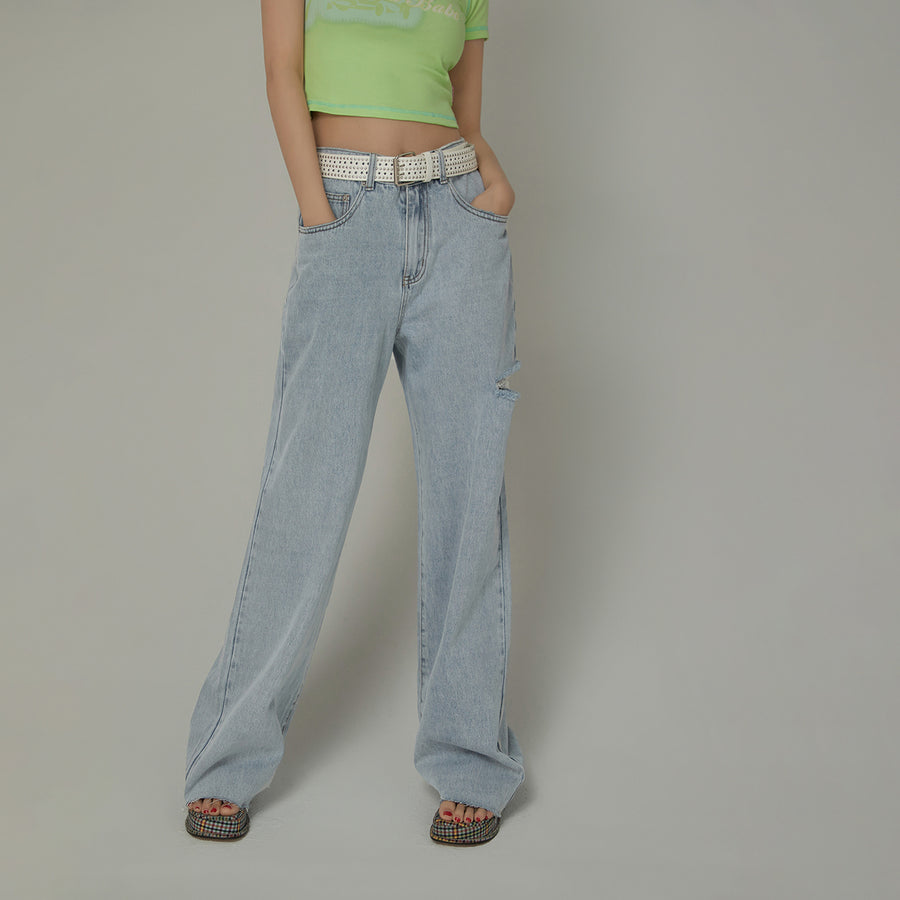 CHUU Distressed Straight Denim Light Wash Jeans