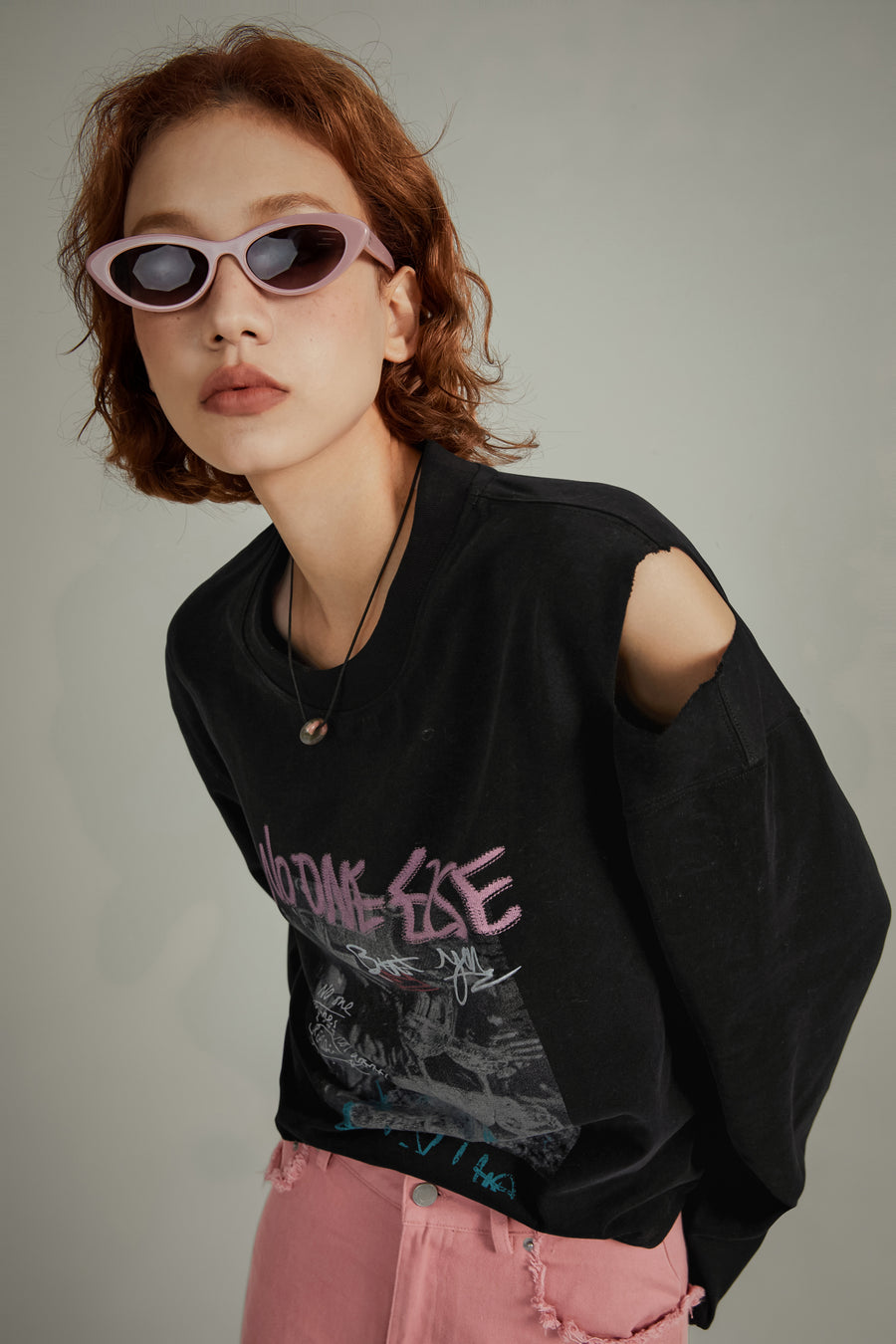 CHUU Logo Printed Design Split Loose Fit T-Shirt