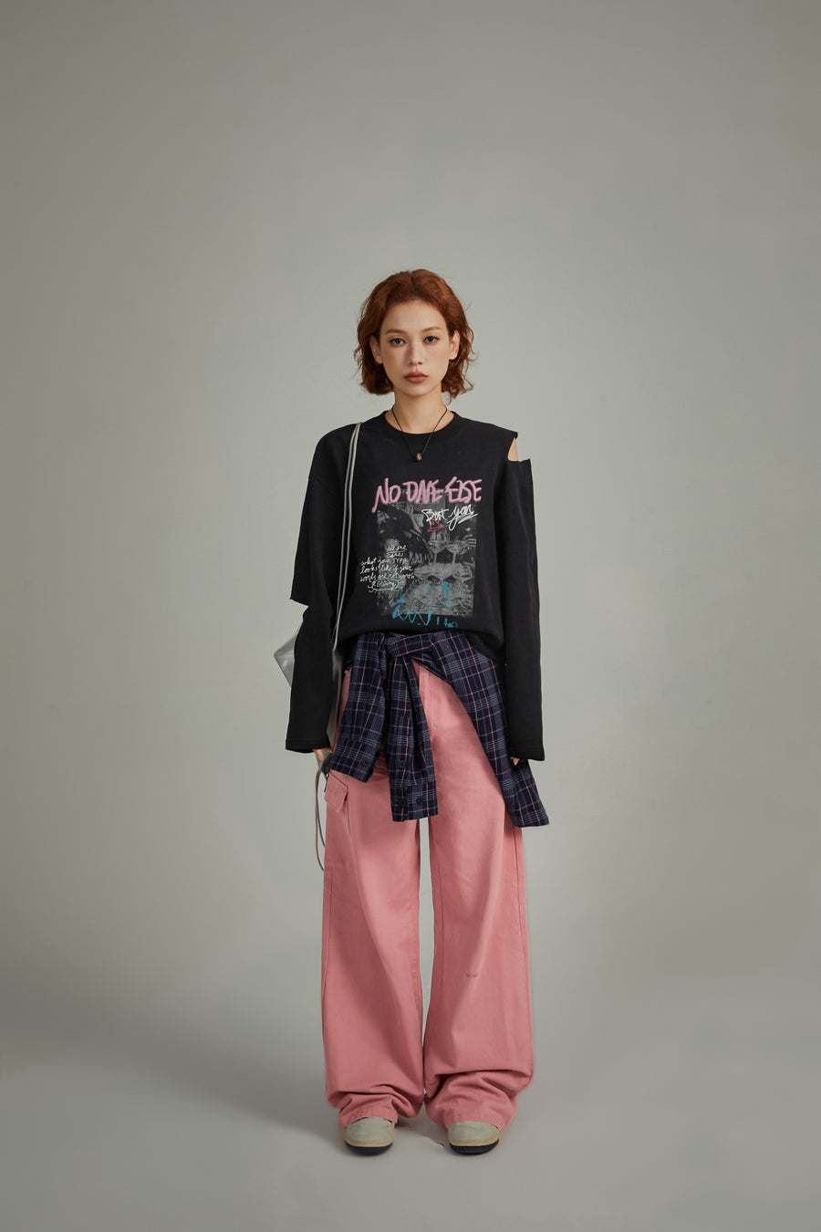 CHUU Logo Printed Design Split Loose Fit T-Shirt