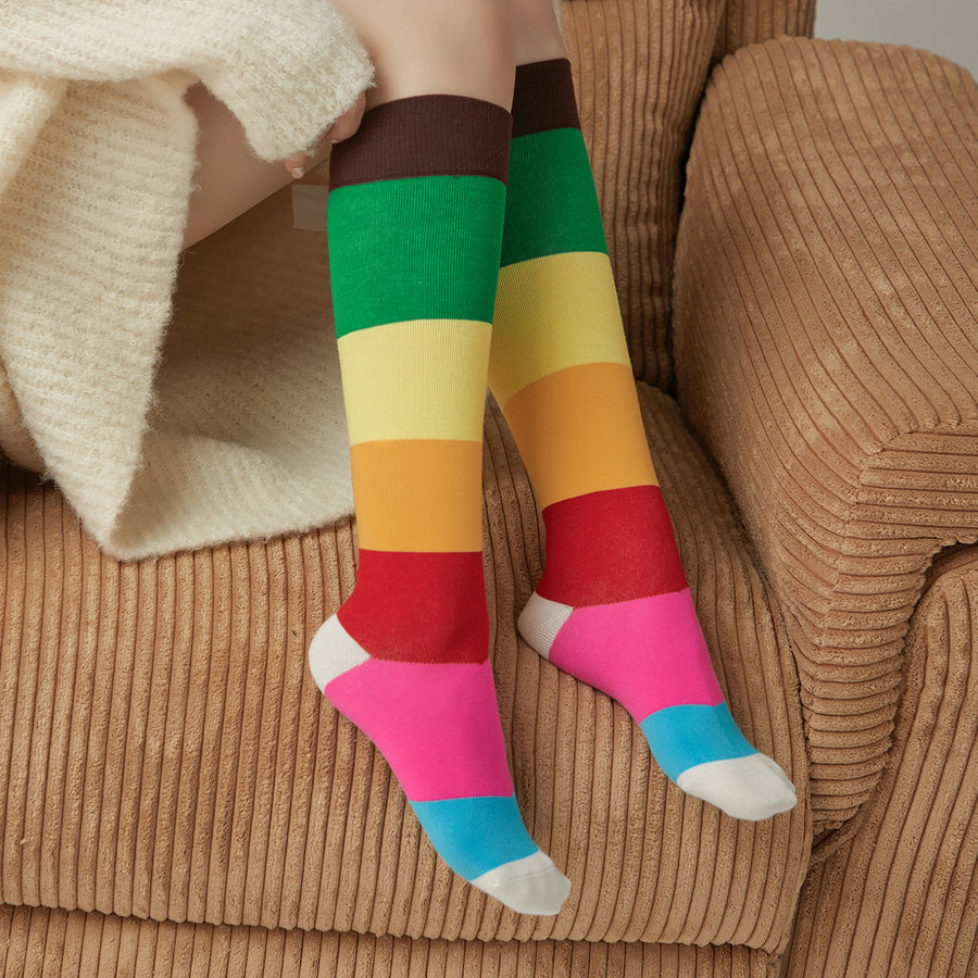 CHUU Rainbow Knee Socks