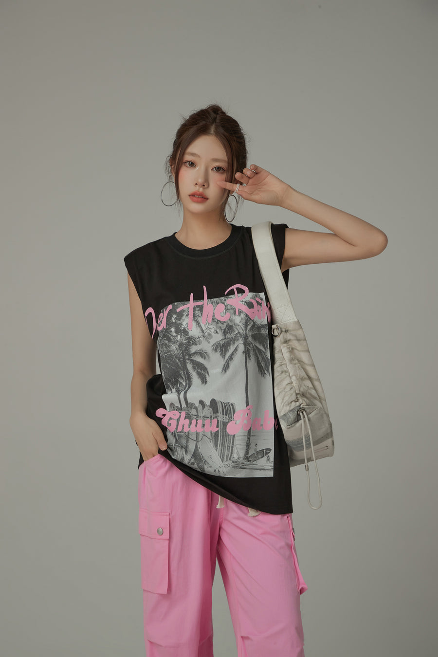 CHUU Over The Rainbow Printed Boxy Sleeveless Mid Length T-Shirt