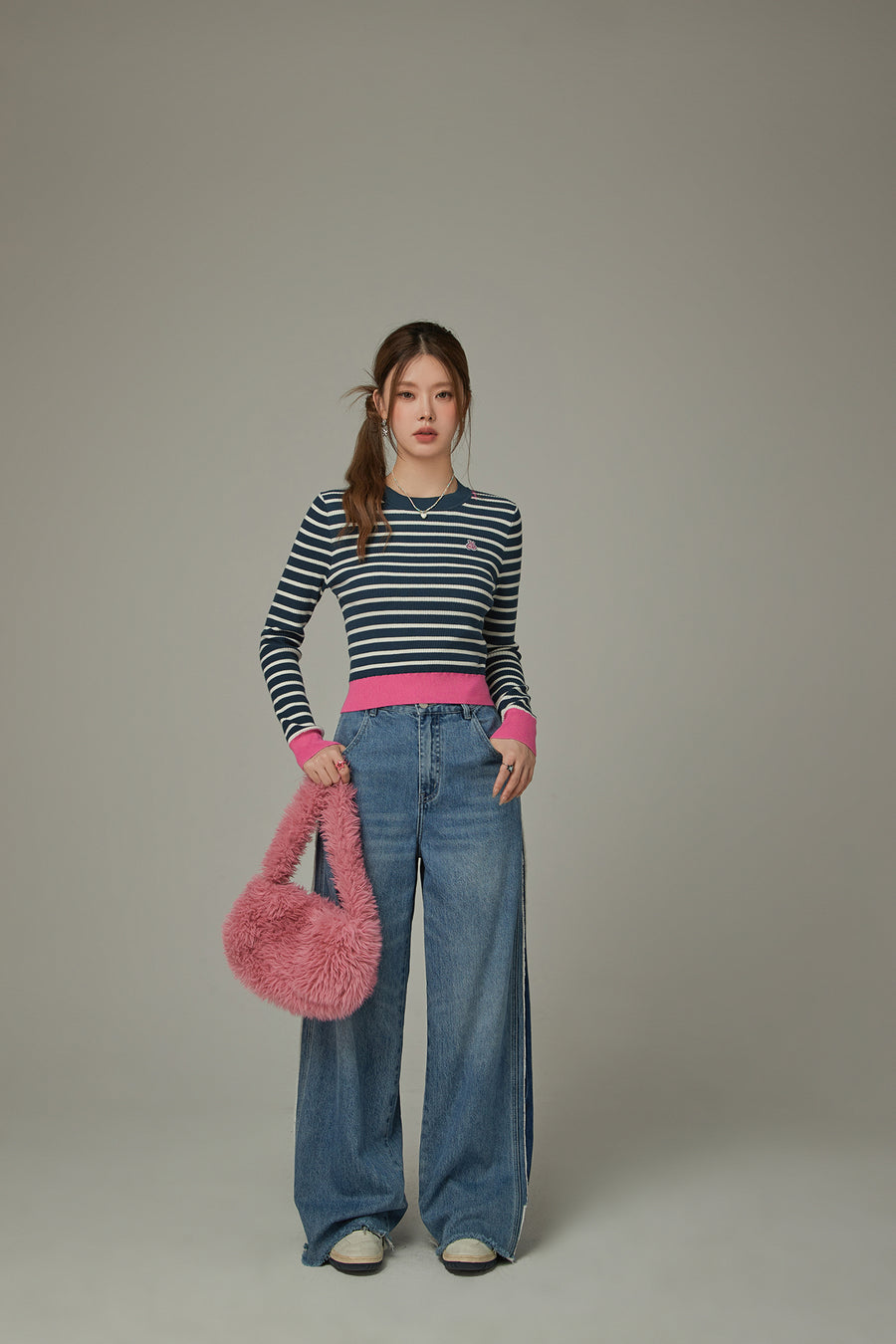 CHUU Color Lined Cropped Knit Top