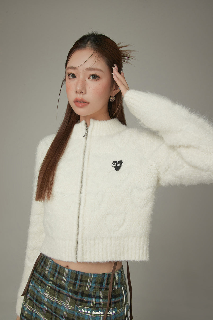 CHUU Heart Zip-Up Cardigan