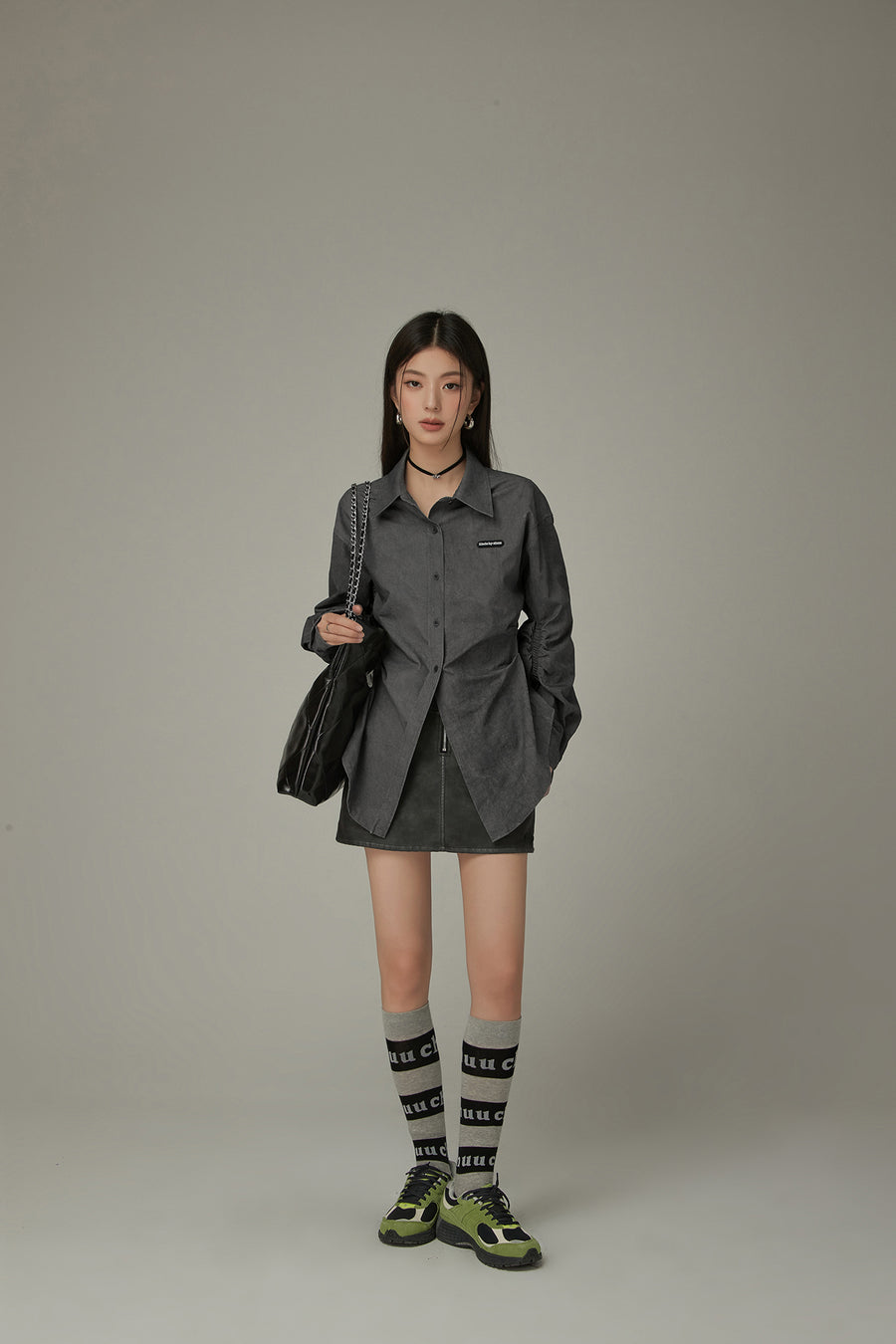 CHUU Shirring Unbalanced Button Shirt